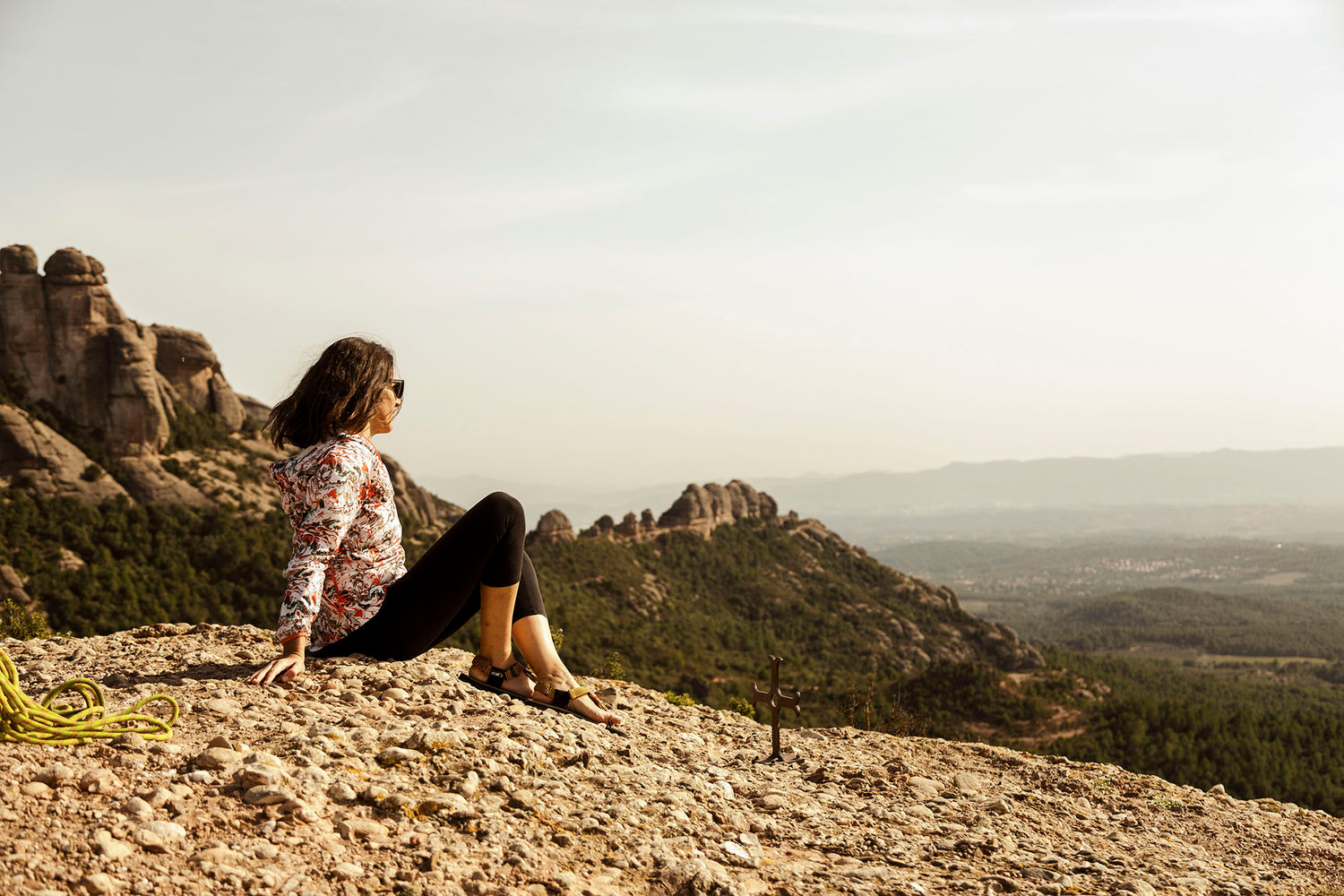 10 consejos esenciales para una caminata segura en la montaña