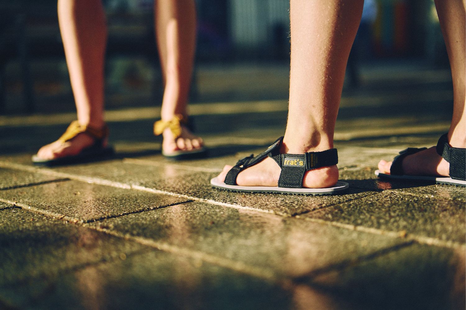 Sandalias Barefoot vs Sandalias Tradicionales: ¿Cuál elegir?